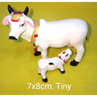Статуэтки коровки: маленькая и большая, 7*8 см; COW AND CALF TINY 7x8 CM Статуэтки коровки: маленькая и большая, 7*8 см; COW AND CALF TINY 7x8 CM