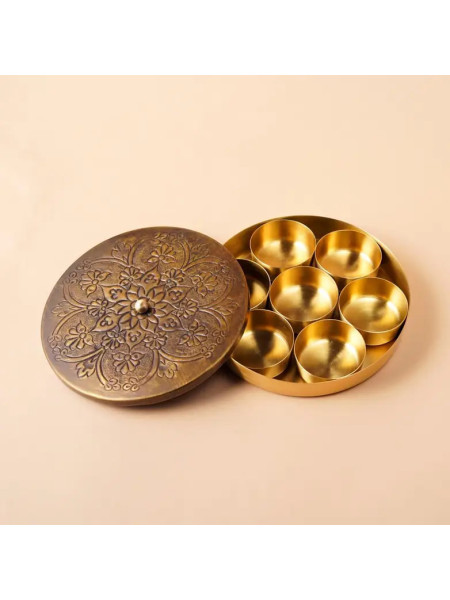 Антикварная латунный бокс для приправ, Иша Лайф; Antique textured brass condiments box, Isha Life