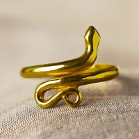 Золотое энергетическое кольцо (Змеиное кольцо / Сарпасутра), среднее, Иша Лайф; Sarpa Sutra, Energized Snake Ring, Gold metal (medium Size), Isha Life