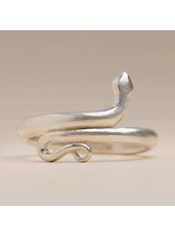 Серебряное кольцо Сарпасутра Иша Лайф: энергия змеи для вашей жизни