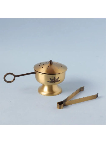 Латунная курительница Isha Life с щипцами: Золотое благовоние
