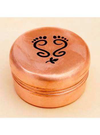 Медная шкатулка для вибхути &quot;Стопы&quot; Isha Life - Купить онлайн