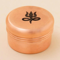 Медная шкатулка Вибхути (маленькая) - тризубец, Иша Лайф; Copper Vibhuti Box (Small) - Trishul, Isha Life Медная шкатулка Вибхути (маленькая) - тризубец, Иша Лайф; Copper Vibhuti Box (Small) - Trishul, Isha Life