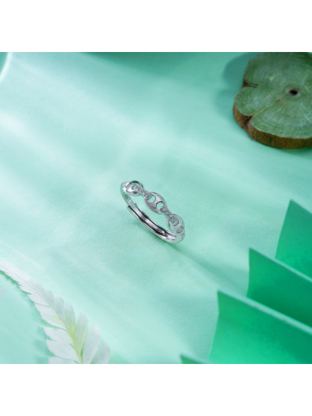 Кольцо серебряное "Звенья" с фианитами; Graceful Linked Design Silver Ring