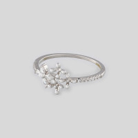 Кольцо серебряное с цветочным узором и фианитами; Blooming Floral Shine Silver Ring Кольцо серебряное с цветочным узором и фианитами; Blooming Floral Shine Silver Ring