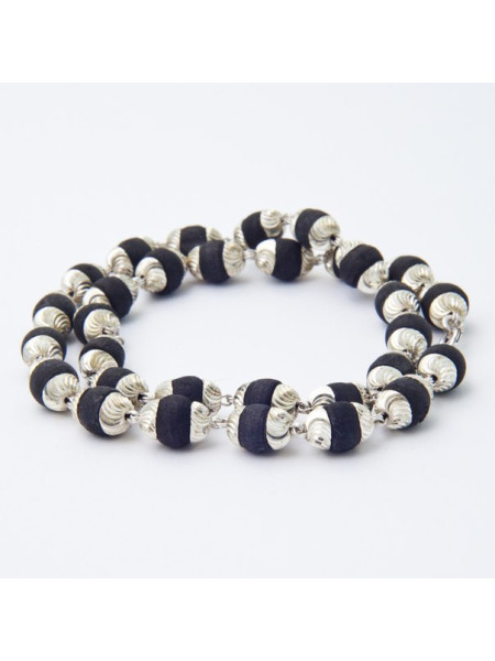 Кантхимала №12 Туласи в обрамлении 1 ряд 12 мм черные с насечками / Kanthimala №12 Tulasi silver 1round 12mm black